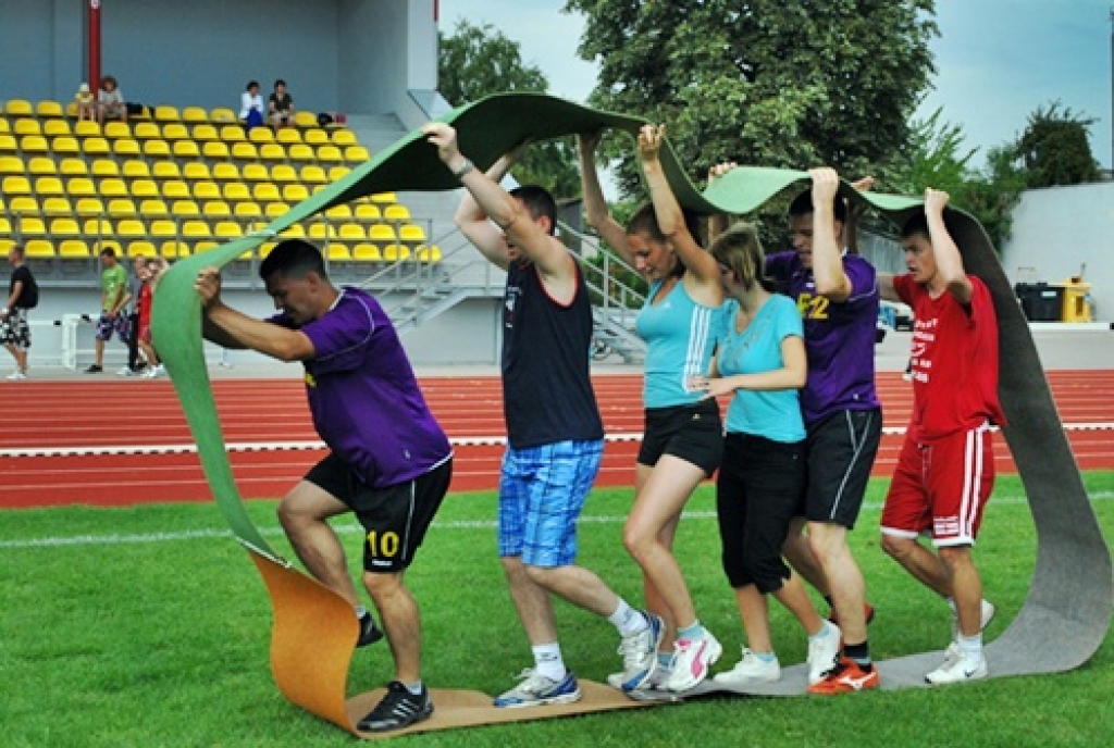 Ar trim uzvarām – šaušanā, lielajā stafetē un minifutbolā – noslēgumā labākais bija Gailīšu pagasts.
Futbola finālā tikās Gailīšu un Vecsaules futbolisti. Kaspara Priedola divi gūtie vārti ļāva triumfēt Gailīšu pagasta komandai un...
Autors: Uldis Varnevičs