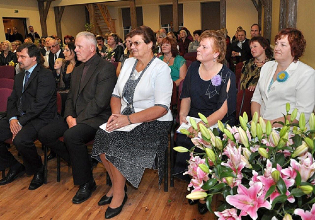 Vecumnieku novada Bārbeles tautas namā 23. septembrī tika sveikti visi, kuru mājas, sētas un saimniecības šovasar apmeklēja vērtēšanas komisija, bet īpaši godināti – nomināciju ieguvēji.
Pavisam novada skatē tika vērtēti vairāk nekā 40...