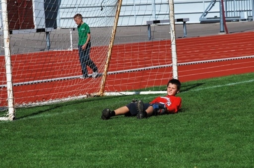 Sporta sacensības Bauskas novada Bērnu un jauniešu sporta skola sāka 9. septembrī ar 1998. un 1999. gadā dzimušo jauno futbolistu turnīru. Pirmo uzvaru savā pastāvēšanas vēsturē guva Bauskas sākumskola, kuras sastāvu pamatā veidoja jaunie...
Autors: Uldis Varnevičs