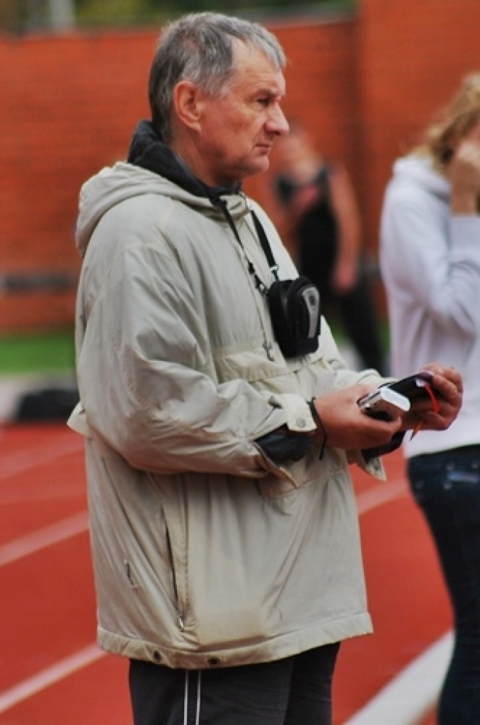 Sporta sacensības Bauskas novada Bērnu un jauniešu sporta skola sāka 9. septembrī ar 1998. un 1999. gadā dzimušo jauno futbolistu turnīru. Pirmo uzvaru savā pastāvēšanas vēsturē guva Bauskas sākumskola, kuras sastāvu pamatā veidoja jaunie...
Autors: Uldis Varnevičs