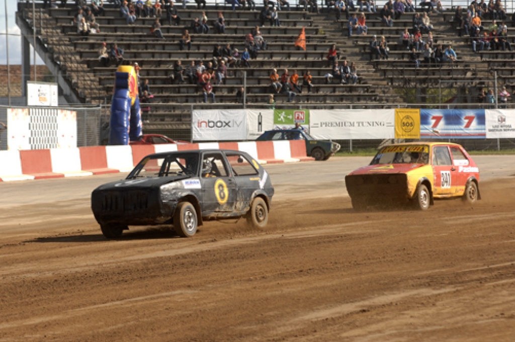 11. septembrī sporta kompleksā «Mūsa» risinājās Latvijas automobiļu federācijas folkreisa vasaras kausa pēdējais posms.
Sacensībās kopumā piedalījās gandrīz 40 sportistu. Vecumnieku novadu pārstāvēja stelpietis Ainārs Kučinskis, bet...
Autors: Ivars Bogdanovs