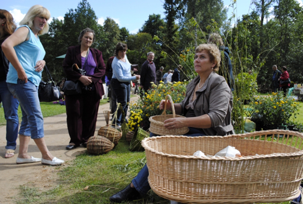 Vecumnieku novada Bārbeles pagasta Ausekļu dzirnavu brīvdabas muzejā 3. septembrī, kupli apmeklēti, aizvadīti tradicionālie Pļaujas svētki.
Pasākuma programma bija bagāta norisēm. Svētkus atklāja pirms pusdienas. Klātesošie devās uz...
Autors: Juris Iļņickis