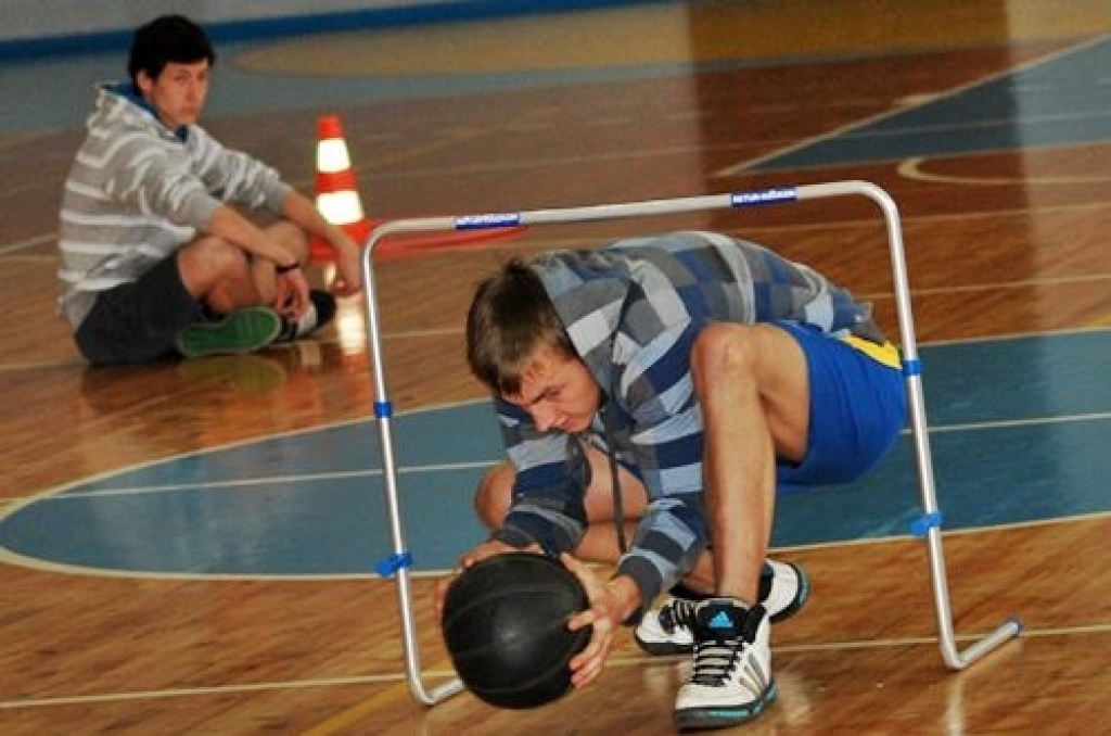Bauskas sporta namā «Mēmele» 28. oktobrī notika Bauskas novada Bērnu un jaunatnes sporta skolas rīkotās sacensības vidusskolas vecuma grupai «Netradicionālās stafetes».
Piedalījās Bauskas 2. un Uzvaras vidusskolas komandas. Pirmajās trīs...
Autors: Uldis Varnevičs
