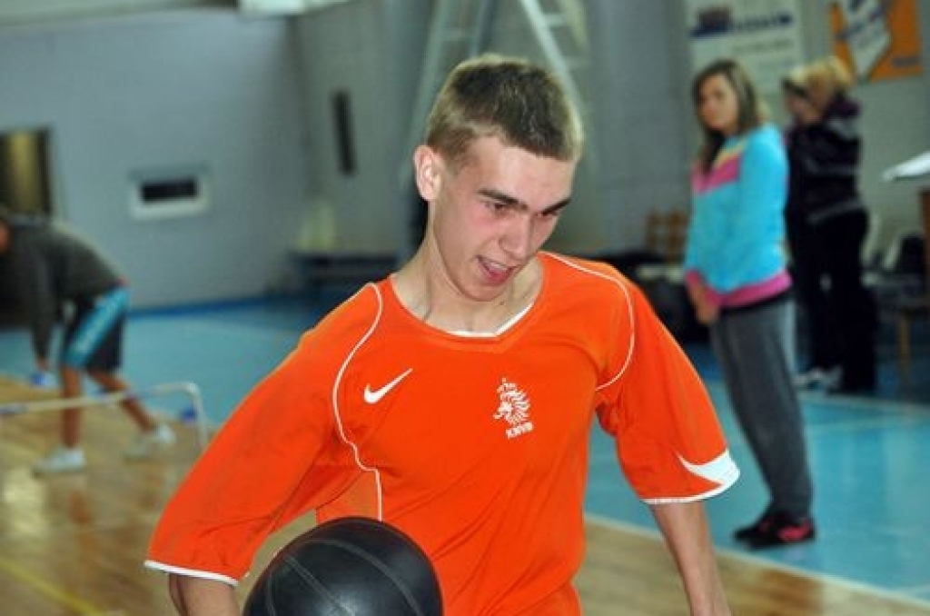 Bauskas sporta namā «Mēmele» 28. oktobrī notika Bauskas novada Bērnu un jaunatnes sporta skolas rīkotās sacensības vidusskolas vecuma grupai «Netradicionālās stafetes».
Piedalījās Bauskas 2. un Uzvaras vidusskolas komandas. Pirmajās trīs...
Autors: Uldis Varnevičs