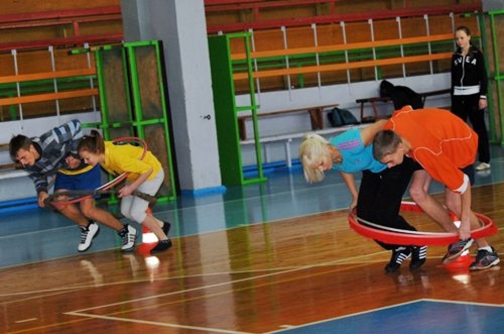 Bauskas sporta namā «Mēmele» 28. oktobrī notika Bauskas novada Bērnu un jaunatnes sporta skolas rīkotās sacensības vidusskolas vecuma grupai «Netradicionālās stafetes».
Piedalījās Bauskas 2. un Uzvaras vidusskolas komandas. Pirmajās trīs...
Autors: Uldis Varnevičs