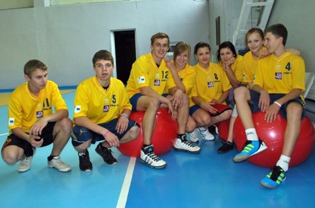 Bauskas sporta namā «Mēmele» 28. oktobrī notika Bauskas novada Bērnu un jaunatnes sporta skolas rīkotās sacensības vidusskolas vecuma grupai «Netradicionālās stafetes».
Piedalījās Bauskas 2. un Uzvaras vidusskolas komandas. Pirmajās trīs...
Autors: Uldis Varnevičs