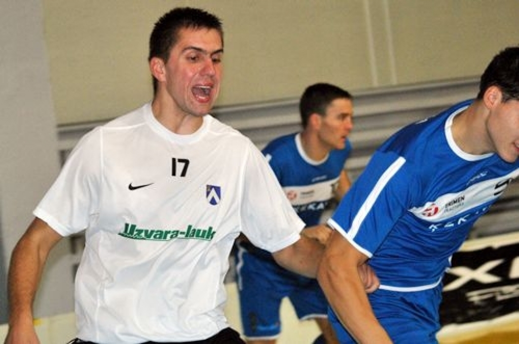 Florbola kluba «Bauska» un viesu komandas «Ķekava» Latvijas virslīgas čempionāta spēle sagādāja daudz patīkamu pārsteigumu, īpaši cīņas sākumā, kā arī ļoti nepatīkamu rezultātu spēles beigās – 6:10.
Sākums bija skaists. Vienībā atkal...
Autors: Uldis Varnevičs