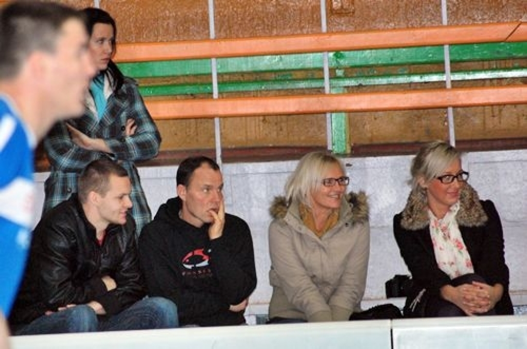 Florbola kluba «Bauska» un viesu komandas «Ķekava» Latvijas virslīgas čempionāta spēle sagādāja daudz patīkamu pārsteigumu, īpaši cīņas sākumā, kā arī ļoti nepatīkamu rezultātu spēles beigās – 6:10.
Sākums bija skaists. Vienībā atkal...
Autors: Uldis Varnevičs