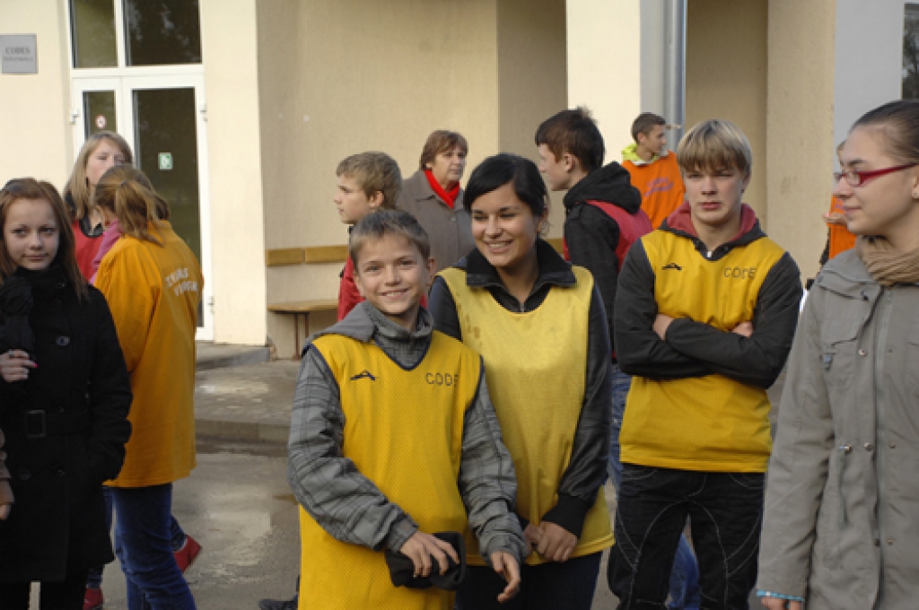 Bauskas un Rundāles novada skolēni, kam tuva ir ģeogrāfija un aktīva izklaide, trešdien, 12. oktobrī, kārtīgi izskraidījās un iepazina Codes pagasta centru. Tādā veidā jau otro gadu pēc kārtas tika aizvadīta ģeogrāfijas diena «Iepazīsti...
Autors: Ivars Bogdanovs