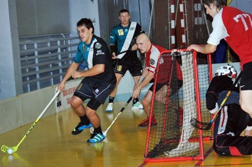 Ar rezultātu 5:12 florbola klubs (FK) «Bauska» sporta namā «Mēmele» sestdien, 1. oktobrī, piekāpās pagājušās sezonas uzvarētājiem «RTU/Inspecta».
Zaudējumā liela nozīme ir nelielajam spēlētāju skaitam komandā, kas rada problēmas jau otro...
Autors: Uldis Varnevičs