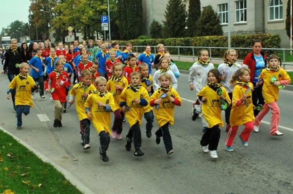 Bērni un jaunieši Bauskā 30. septembrī iesaistījās Olimpiskās dienas aktivitātēs. Aptuveni 400 dalībnieku pulcējās Bauskas novada sporta bāzē Pilskalna ielā 26.
Olimpiskās dienas dalībnieki no Brīvības bulvāra vieglā skrējienā devās uz...
Autors: Uldis Varnevičs