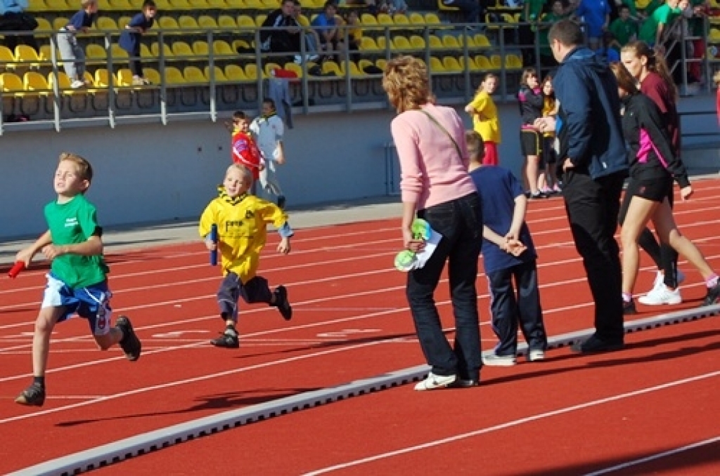 Bērni un jaunieši Bauskā 30. septembrī iesaistījās Olimpiskās dienas aktivitātēs. Aptuveni 400 dalībnieku pulcējās Bauskas novada sporta bāzē Pilskalna ielā 26.
Olimpiskās dienas dalībnieki no Brīvības bulvāra vieglā skrējienā devās uz...
Autors: Uldis Varnevičs