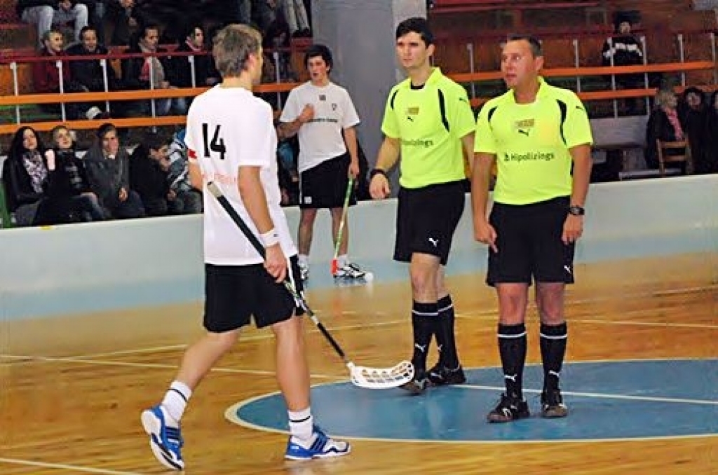 Aizvadītajā nedēļas nogalē mūsu florbola klubs «Bauska» mājās guva uzvaru, pieveicot Cēsu «Lekringu» ar rezultātu 7:3, pēc tam 20. novembrī piekāpās viesos Liepājas «Kurši» komandai ar rezultātu 5:7.
Baušķenieki Liepājā labi aizvadīja...
Autors: Uldis Varnevičs