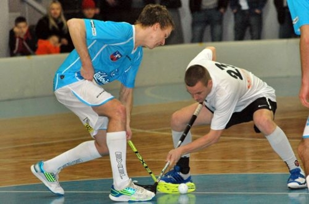 Aizvadītajā nedēļas nogalē mūsu florbola klubs «Bauska» mājās guva uzvaru, pieveicot Cēsu «Lekringu» ar rezultātu 7:3, pēc tam 20. novembrī piekāpās viesos Liepājas «Kurši» komandai ar rezultātu 5:7.
Baušķenieki Liepājā labi aizvadīja...
Autors: Uldis Varnevičs