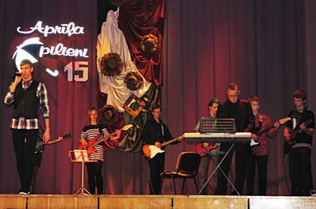 Bauskas novada Īslīces kultūras namā ar skaistu koncertu un balli 29. oktobrī tika atklāta pagasta amatierkopu sezona.
Sezonas atklāšanas pasākumā tradicionāli sveic kolektīvus, kuri svin apaļas jubilejas. Pagājušajā sezonā piektā...