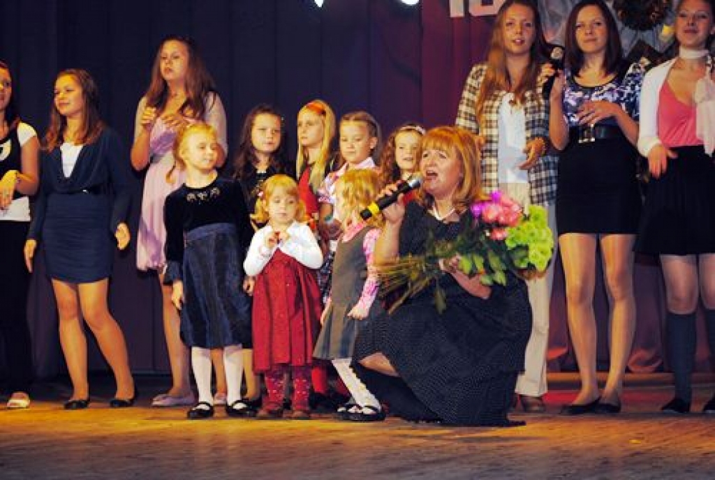 Bauskas novada Īslīces kultūras namā ar skaistu koncertu un balli 29. oktobrī tika atklāta pagasta amatierkopu sezona.
Sezonas atklāšanas pasākumā tradicionāli sveic kolektīvus, kuri svin apaļas jubilejas. Pagājušajā sezonā piektā...