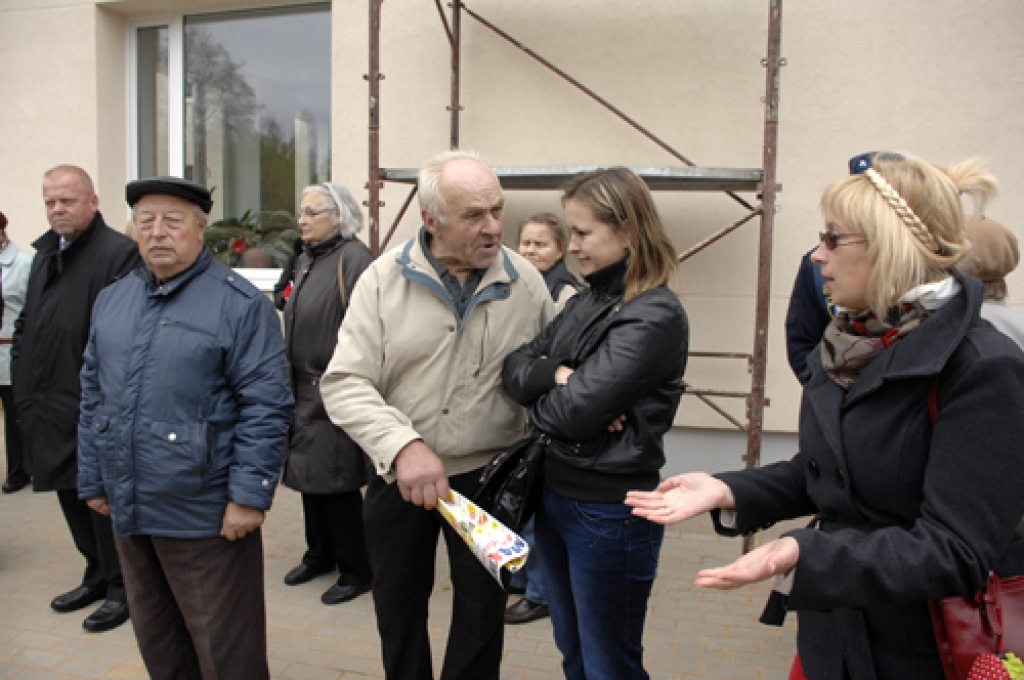 Bauskas novada iedzīvotāji ir neapmierināti ar esošo kārtību veselības aprūpē. Ap pussimt cilvēku to pauda 1. novembrī piketā pie Bauskas slimnīcas poliklīnikas. Protesta akciju organizēja grupa baušķenieku, kuri bija saņēmuši pašvaldības...
Autors: Ivars Bogdanovs