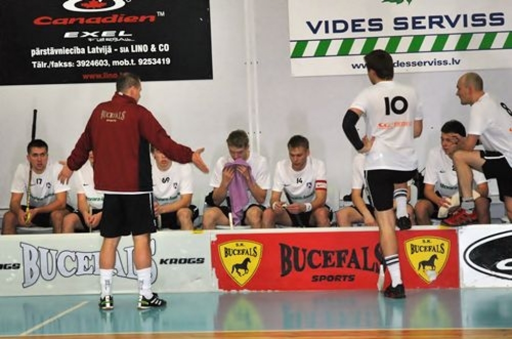 Latvijas Florbola virslīgas spēlē, kas notika Bauskā, sporta namā «Mēmele», 17. decembrī florbola klubs «Bauska» piekāpās tuvākajiem konkurentiem turnīra tabulā «Latgranula/Līgatne» komandai ar 6:8.
FK «Bauska» Latvijas Florbola...
Autors: Uldis Varnevičs