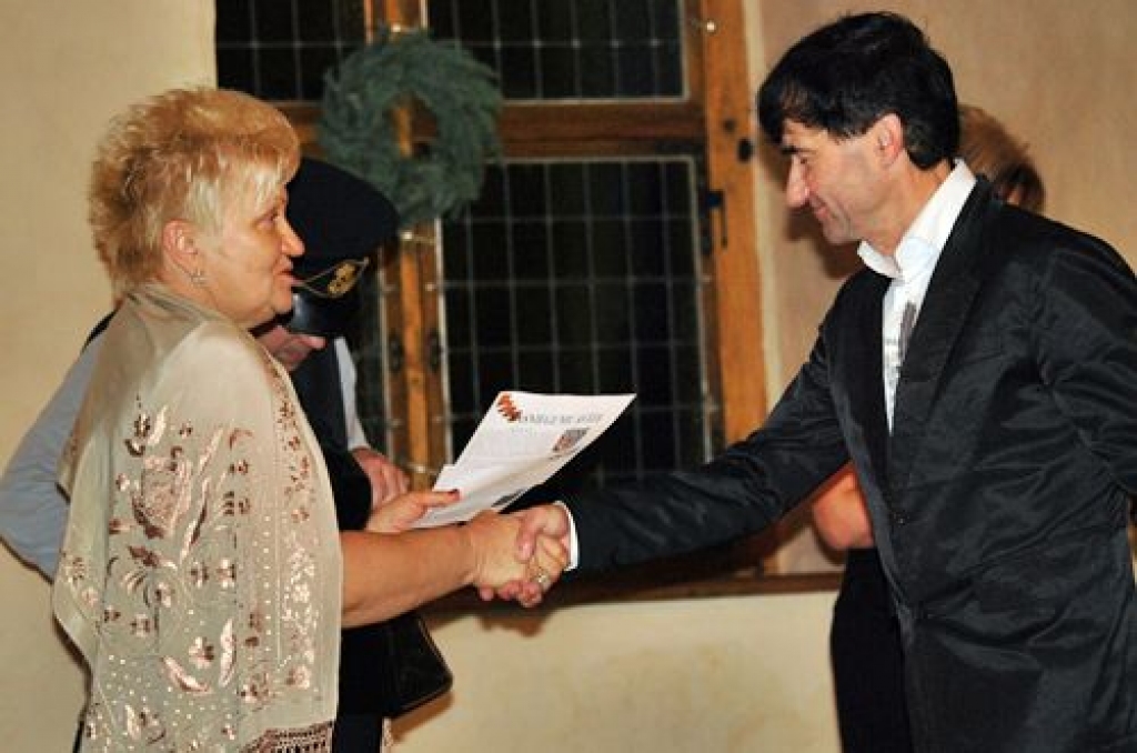 Sarīkojumā "Jaunatnes sporta laureāts 2011» Bauskas pilī piektdien, 9. decembra, vakarā apsveikumus par sasniegumiem sacensībās saņēma novada Bērnu un jaunatnes sporta skolas (BJSS) gandrīz 70 audzēkņu.
Pils zāle bija pārpildīta. Ciemos...
Autors: Uldis Varnevičs