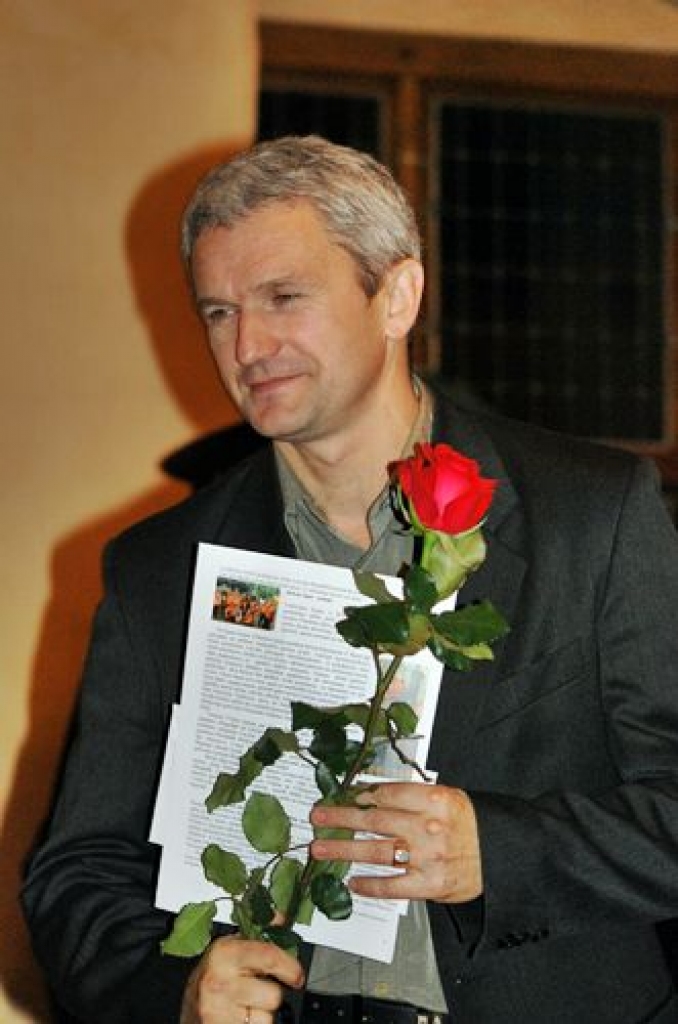 Sarīkojumā "Jaunatnes sporta laureāts 2011» Bauskas pilī piektdien, 9. decembra, vakarā apsveikumus par sasniegumiem sacensībās saņēma novada Bērnu un jaunatnes sporta skolas (BJSS) gandrīz 70 audzēkņu.
Pils zāle bija pārpildīta. Ciemos...
Autors: Uldis Varnevičs