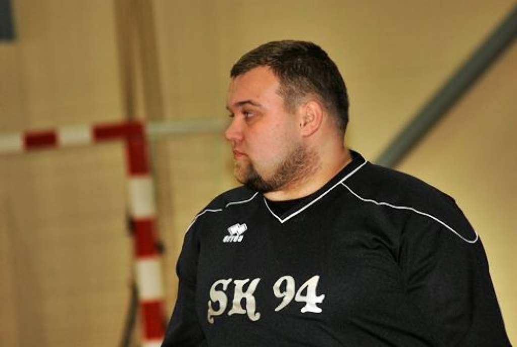 Nacionālās volejbola līgas mājas spēlē Valles vidusskolas sporta zālē 8. decembrī sporta klubs «Vecumnieki» piekāpās viesiem – volejbola klubam «Mārupe SC» – piecos setos.
Spēle bija ļoti līdzīga, uzvarētāju katrā setā noteica daži...
Autors: Uldis Varnevičs