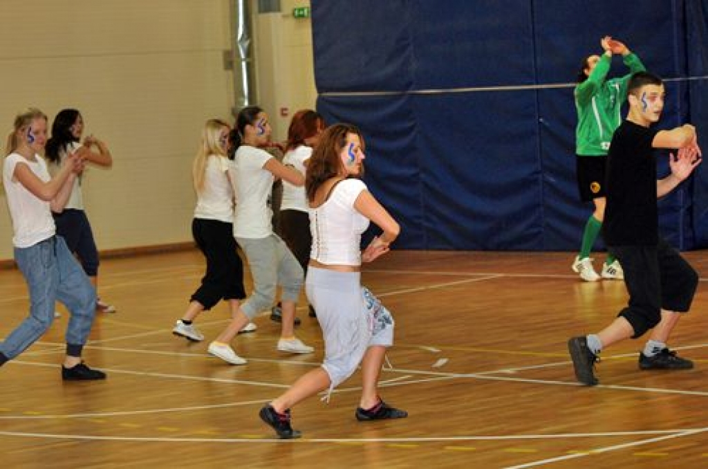 Nacionālās volejbola līgas mājas spēlē Valles vidusskolas sporta zālē 8. decembrī sporta klubs «Vecumnieki» piekāpās viesiem – volejbola klubam «Mārupe SC» – piecos setos.
Spēle bija ļoti līdzīga, uzvarētāju katrā setā noteica daži...
Autors: Uldis Varnevičs
