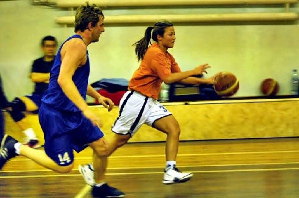 Bauskas novada sporta bāzē trešdienās notiek sporta centra «Mēmele» 2011./2012. gada kausa izcīņa basketbolā veterāniem. Šogad sacensībās piedalās piecas komandas – «Iecava», «Bauska», «Ceraukste», «Gailīši» un dāmu komanda no Bauskas....
Autors: Uldis Varnevičs