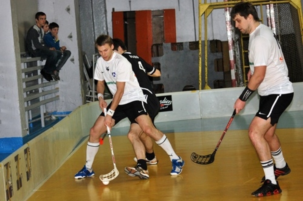 FK “Bauska” 25. februārī savā laukumā Latvijas florbola virslīgas astotdaļfināla spēlē uzņēma Liepājas “Kuršus” un izcīnīja svarīgu uzvaru ar 3:2, sērijā izvirzoties vadībā ar 2:1.
Florbola kluba Bauskā komandā rezultativitātes punktus...
Autors: Uldis Varnevičs