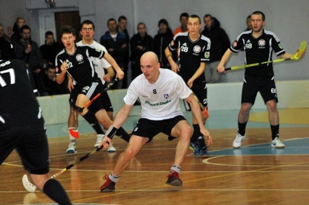 FK “Bauska” 25. februārī savā laukumā Latvijas florbola virslīgas astotdaļfināla spēlē uzņēma Liepājas “Kuršus” un izcīnīja svarīgu uzvaru ar 3:2, sērijā izvirzoties vadībā ar 2:1.
Florbola kluba Bauskā komandā rezultativitātes punktus...
Autors: Uldis Varnevičs