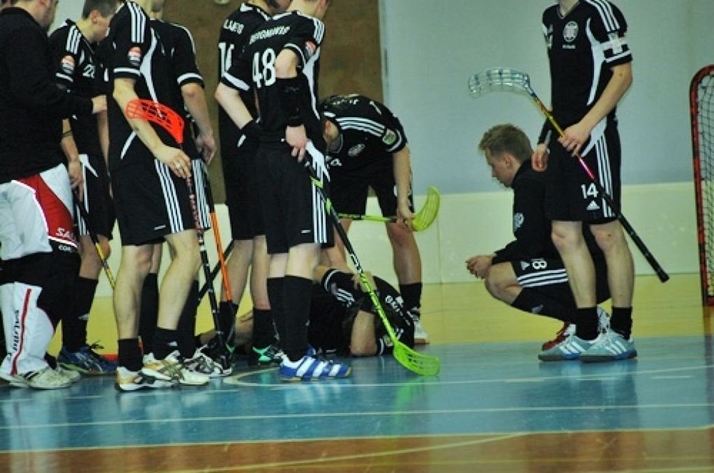 FK “Bauska” 25. februārī savā laukumā Latvijas florbola virslīgas astotdaļfināla spēlē uzņēma Liepājas “Kuršus” un izcīnīja svarīgu uzvaru ar 3:2, sērijā izvirzoties vadībā ar 2:1.
Florbola kluba Bauskā komandā rezultativitātes punktus...
Autors: Uldis Varnevičs