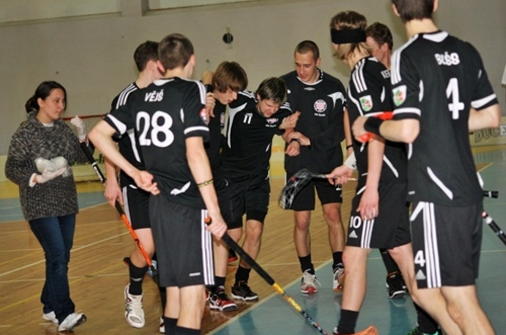 FK “Bauska” 25. februārī savā laukumā Latvijas florbola virslīgas astotdaļfināla spēlē uzņēma Liepājas “Kuršus” un izcīnīja svarīgu uzvaru ar 3:2, sērijā izvirzoties vadībā ar 2:1.
Florbola kluba Bauskā komandā rezultativitātes punktus...
Autors: Uldis Varnevičs