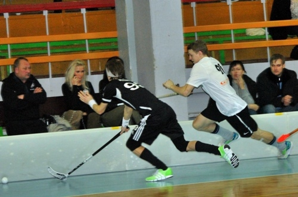 FK “Bauska” 25. februārī savā laukumā Latvijas florbola virslīgas astotdaļfināla spēlē uzņēma Liepājas “Kuršus” un izcīnīja svarīgu uzvaru ar 3:2, sērijā izvirzoties vadībā ar 2:1.
Florbola kluba Bauskā komandā rezultativitātes punktus...
Autors: Uldis Varnevičs