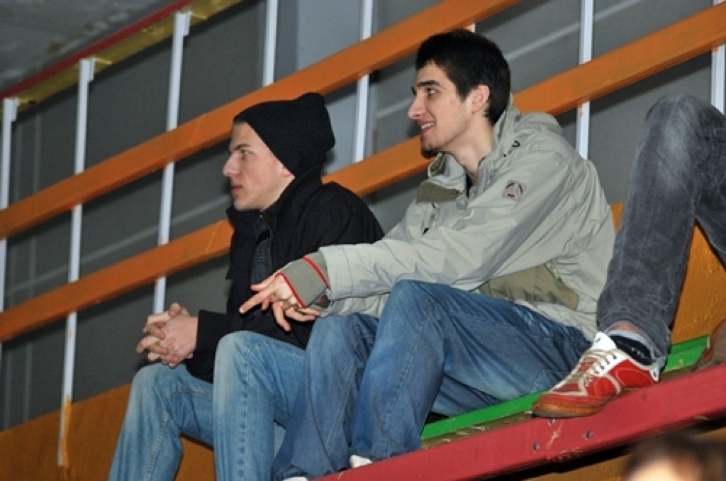 Komanda «Kvēle»/sporta centrs «Mēmele» 21. februāra vakarā aizvadīja spēli mājās, uzvarot vienu no Latvijas Basketbola līgas (LBL) trešās divīzijas līderiem – komandu BK «Vidzemes Augstskola» – ar 87:61.
Pēc panākuma baušķenieki ir...
Autors: Uldis Varnevičs
