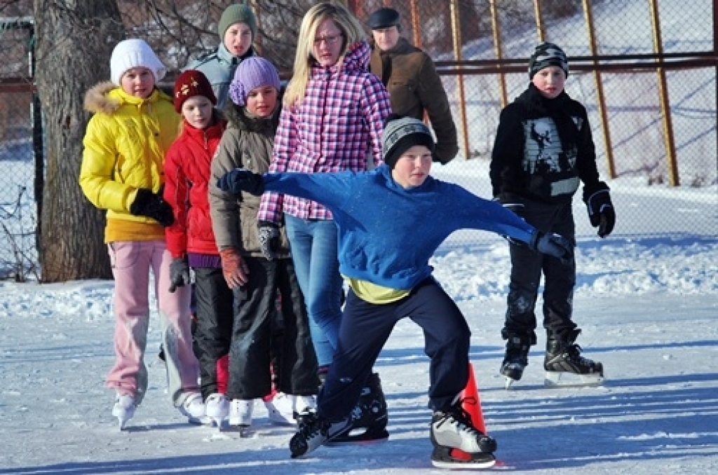 Bauskas novada otrā ziemas olimpiāde skolēniem notika 10. februārī Bauskas novada sporta bāzē. Sacīkstes organizēja Bērnu un jaunatnes sporta skola.
Sacensības notika četros sporta veidos – šorttrekā, slidošanas stafetē, slēpošanā un...
Autors: Uldis Varnevičs