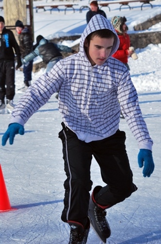 Bauskas novada otrā ziemas olimpiāde skolēniem notika 10. februārī Bauskas novada sporta bāzē. Sacīkstes organizēja Bērnu un jaunatnes sporta skola.
Sacensības notika četros sporta veidos – šorttrekā, slidošanas stafetē, slēpošanā un...
Autors: Uldis Varnevičs