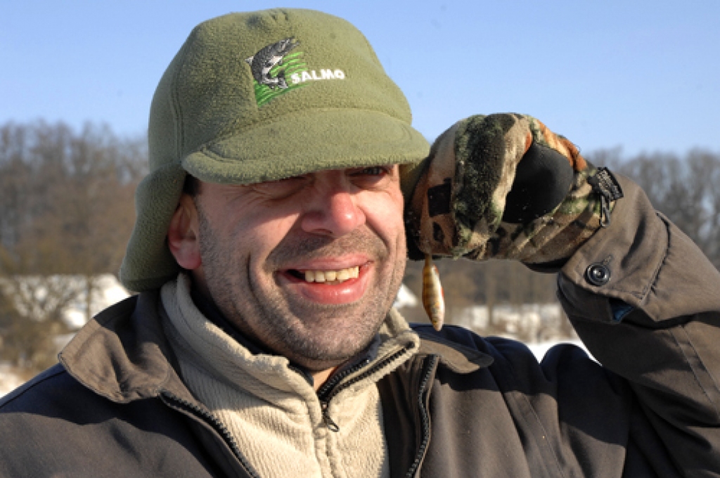 Zemledus makšķerēšanas sacensībām Rundālē sestdien, 11. februārī, bija reģistrējušies 17 dalībnieku. Sacīkstes notika uz Dzirnavu dīķa Pilsrundālē. Lomos bija raudas un asari. Lielākais guvums bija rundālietim Eduardam Nākmanim – 2,693...
Autors: Ivars Bogdanovs