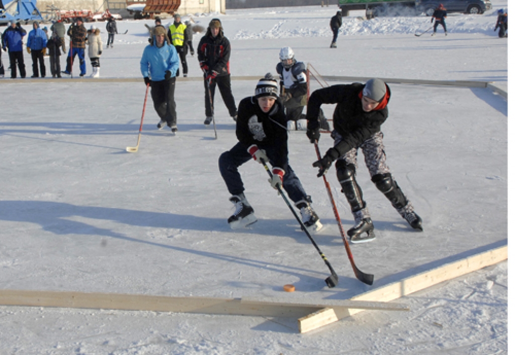 Rundāles novada pirmajā atklātajā hokeja turnīrā, kas notika 4. februārī Svitenē, uz dīķa pie zemnieku saimniecības (z/s) «Kaži», piedalījās desmit komandu. Ieskatu turnīrā varat gūt fotoattēlos.
Autors: Ivars Bogdanovs