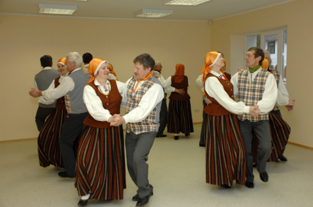 Rundāles novada Svitenē no 28. marta ir savs saieta nams. Tas tapis, ar Eiropas fonda līdzfinansējumu rekonstruējot kādreizējās kopsaimniecības kantori, kas uzcelts dažus gadus pirms tautas nama.
Autors: Ivars Bogdanovs
