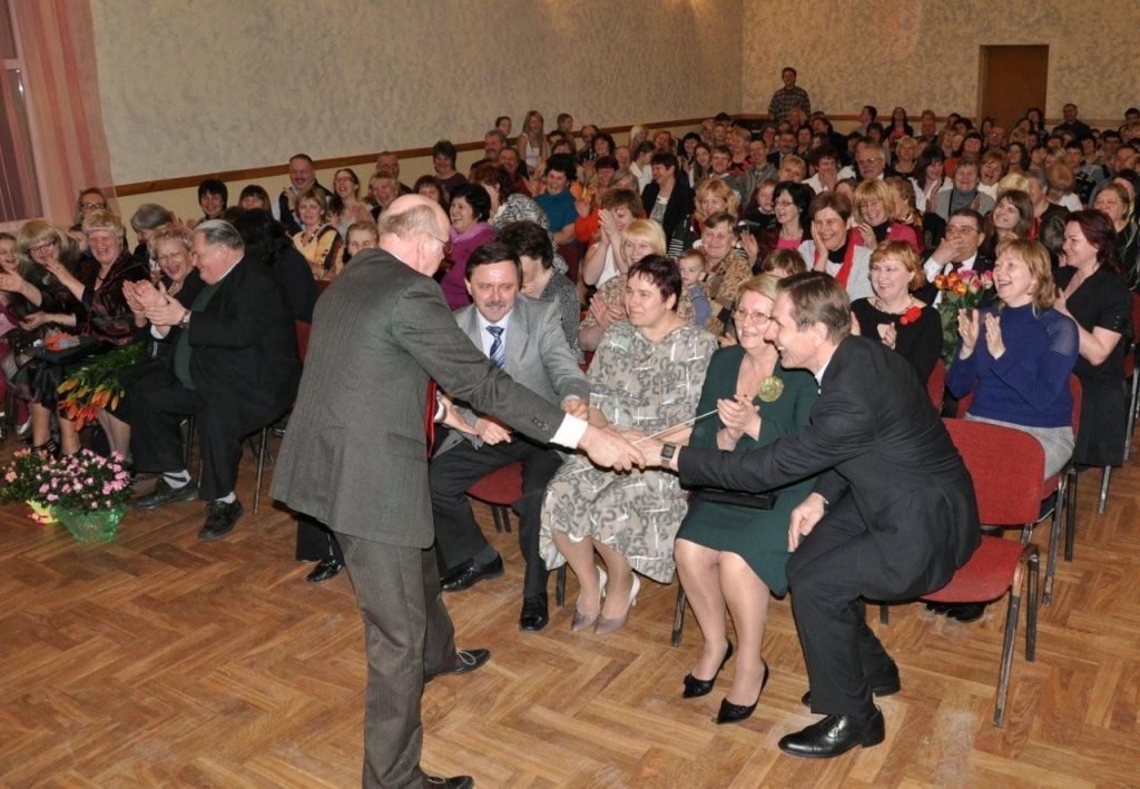 Skaistkalnes atjaunotā tautas nama atklāšanas ceremonija notika 23. martā , un atklāšanas vakarā nepietika sēdvietu, jo vietējai sabiedrībai tas bija ļoti svarīgs notikums. Sarīkojumu vadīja novadnieks Dailes teātra aktieris Gundars...