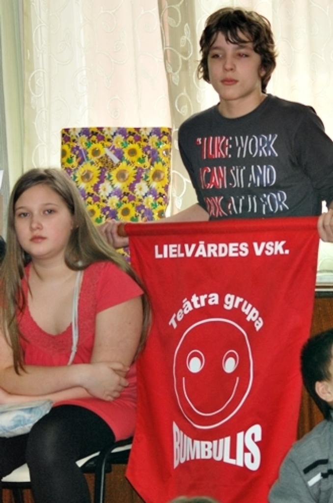Dažāda vecuma 14 komandu no Bauskas, Ogres, Iecavas un Lielvārdes 20. martā Bauskas novada Bērnu un jauniešu centrā tikās pirmreizējā Lielā Murzas teātra sporta turnīrā. Tā informēja Bauskas bērnu un jauniešu centra metodiķe Veronika...
Autors: Uldis Varnevičs