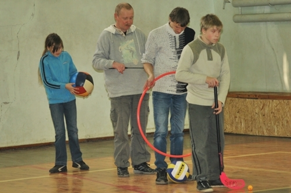 Apmēram 70 dalībnieku 17. martā pulcējās Bauskas novada sporta bāzē, lai izcīnītu kausus un medaļas sacensībās cilvēkiem ar īpašām vajadzībām.
Bauskas invalīdu sporta un rehabilitācijas biedrības organizētajā sarīkojumā individuāli...
Autors: Uldis Varnevičs