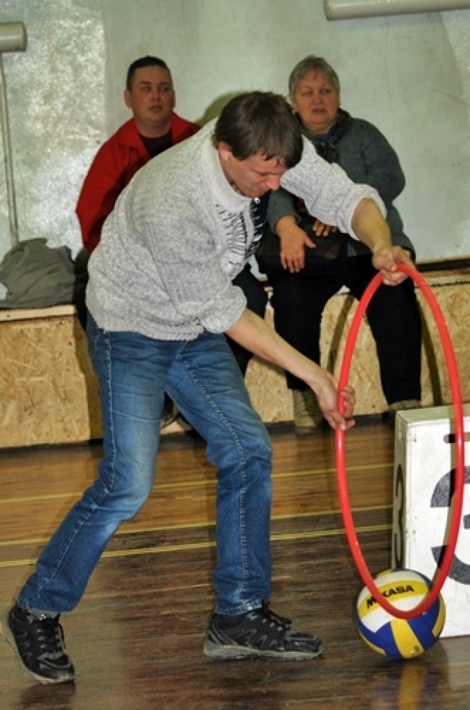 Apmēram 70 dalībnieku 17. martā pulcējās Bauskas novada sporta bāzē, lai izcīnītu kausus un medaļas sacensībās cilvēkiem ar īpašām vajadzībām.
Bauskas invalīdu sporta un rehabilitācijas biedrības organizētajā sarīkojumā individuāli...
Autors: Uldis Varnevičs