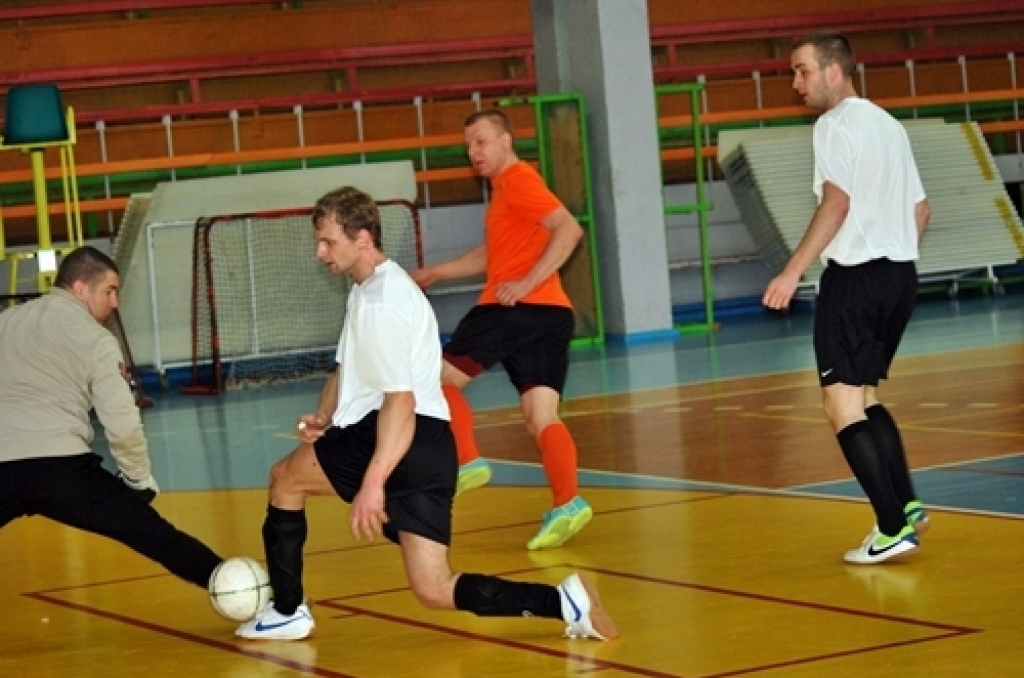 Sporta namā «Mēmele» notiek Bauskas novada čempionāts telpu futbolā. Sacensībās šogad piedalās deviņas komandas - «Brunava», «Ceraukste», «Gailīši», «Rundāle», «Veterāni», «Veselības grupa», «Bauska», «BSK» un «Vecsaule». Rezultāti jau...
Autors: Uldis Varnevičs