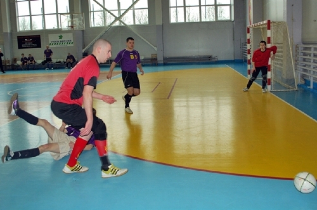 Sporta namā «Mēmele» notiek Bauskas novada čempionāts telpu futbolā. Sacensībās šogad piedalās deviņas komandas - «Brunava», «Ceraukste», «Gailīši», «Rundāle», «Veterāni», «Veselības grupa», «Bauska», «BSK» un «Vecsaule». Rezultāti jau...
Autors: Uldis Varnevičs