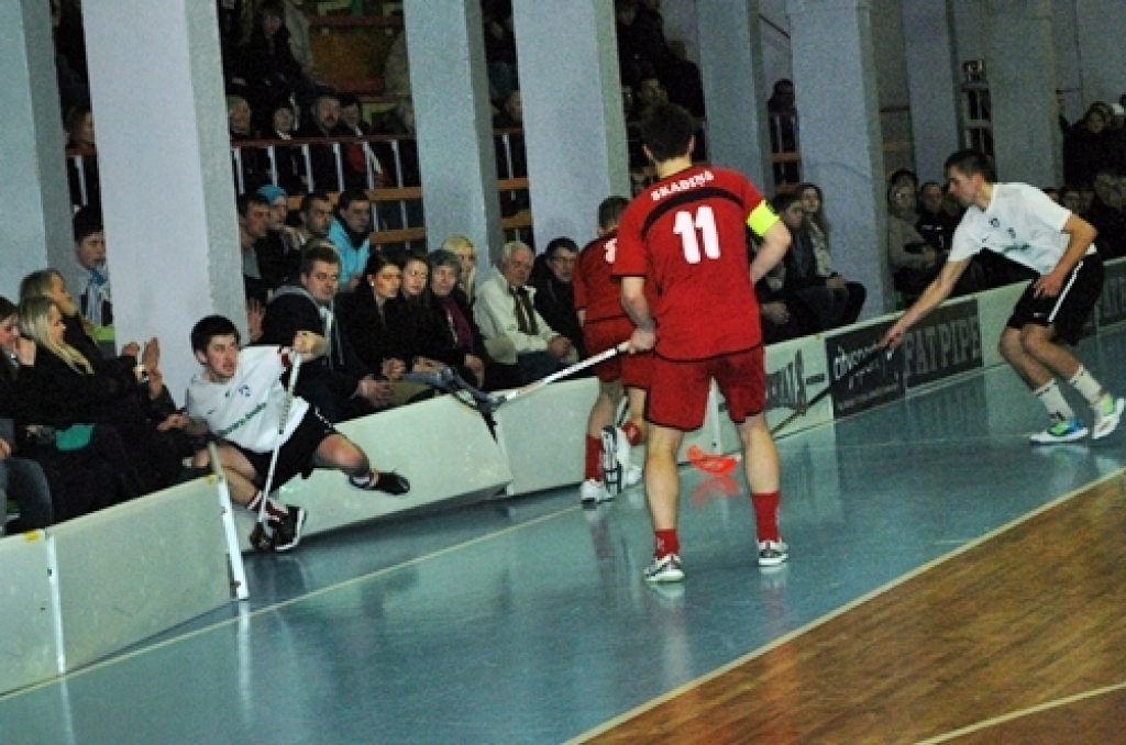 Viskuplāk apmeklētās sporta spēles mūsu novadā ir beigušās – florbola klubs «Bauska» ceturtdaļfinālā četru spēļu sērijā piedzīvoja zaudējumu ar 1:3.
Sporta namā «Mēmele» pagājušajā nedēļas nogalē vērot FK «Bauska» un «Lielvārdes» komandu...
Autors: Uldis Varnevičs