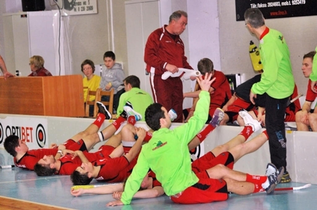 Viskuplāk apmeklētās sporta spēles mūsu novadā ir beigušās – florbola klubs «Bauska» ceturtdaļfinālā četru spēļu sērijā piedzīvoja zaudējumu ar 1:3.
Sporta namā «Mēmele» pagājušajā nedēļas nogalē vērot FK «Bauska» un «Lielvārdes» komandu...
Autors: Uldis Varnevičs