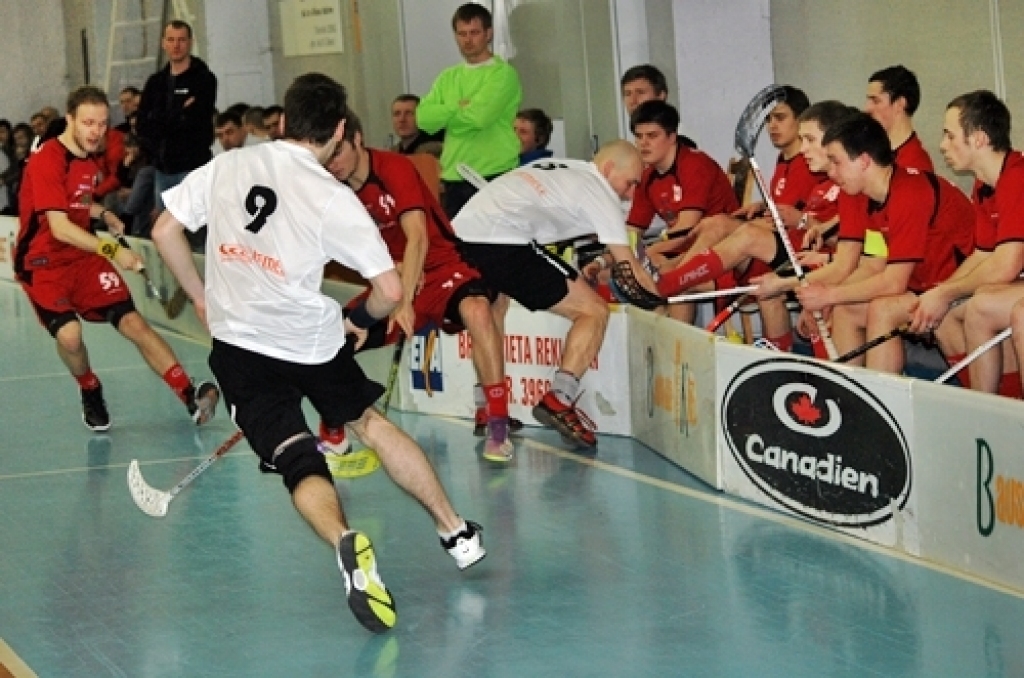 Viskuplāk apmeklētās sporta spēles mūsu novadā ir beigušās – florbola klubs «Bauska» ceturtdaļfinālā četru spēļu sērijā piedzīvoja zaudējumu ar 1:3.
Sporta namā «Mēmele» pagājušajā nedēļas nogalē vērot FK «Bauska» un «Lielvārdes» komandu...
Autors: Uldis Varnevičs