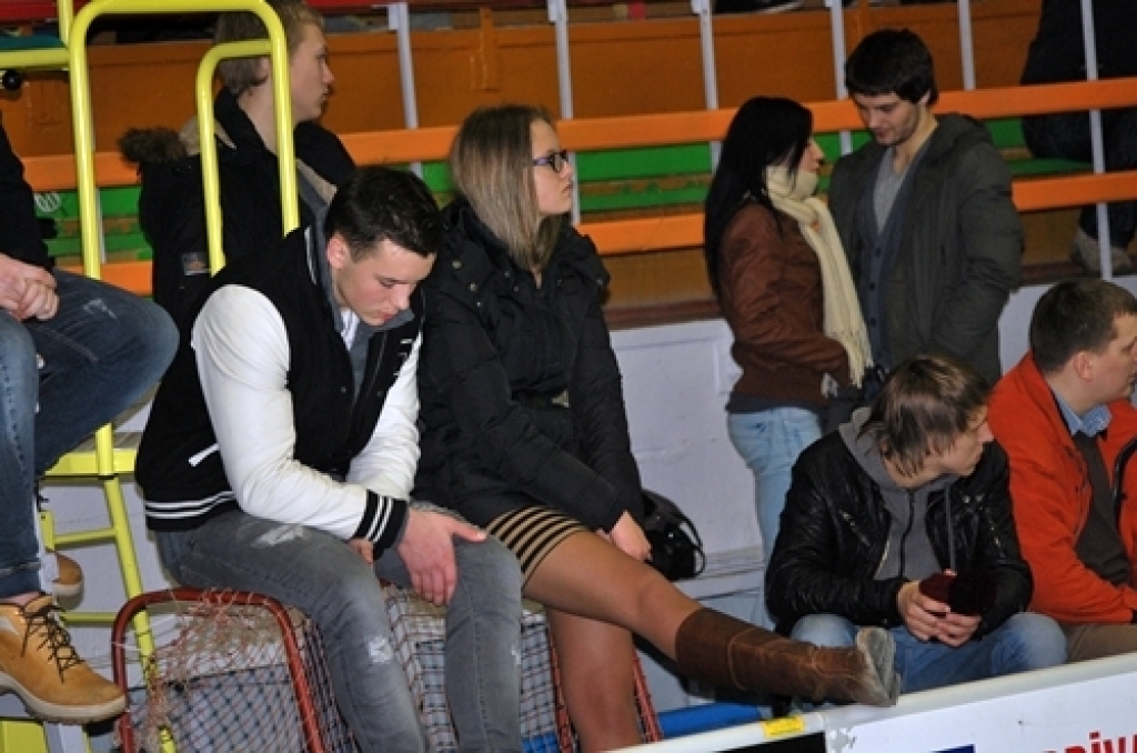 Viskuplāk apmeklētās sporta spēles mūsu novadā ir beigušās – florbola klubs «Bauska» ceturtdaļfinālā četru spēļu sērijā piedzīvoja zaudējumu ar 1:3.
Sporta namā «Mēmele» pagājušajā nedēļas nogalē vērot FK «Bauska» un «Lielvārdes» komandu...
Autors: Uldis Varnevičs