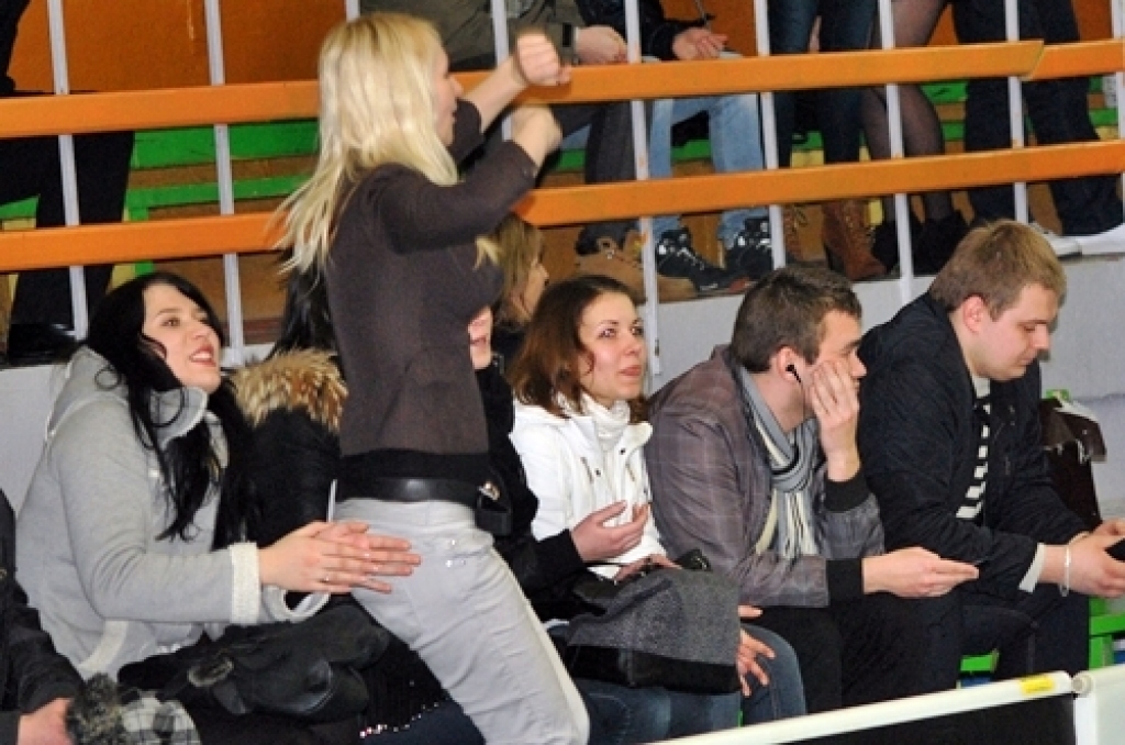Viskuplāk apmeklētās sporta spēles mūsu novadā ir beigušās – florbola klubs «Bauska» ceturtdaļfinālā četru spēļu sērijā piedzīvoja zaudējumu ar 1:3.
Sporta namā «Mēmele» pagājušajā nedēļas nogalē vērot FK «Bauska» un «Lielvārdes» komandu...
Autors: Uldis Varnevičs