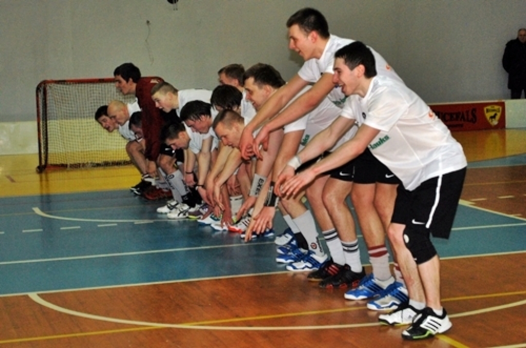 Viskuplāk apmeklētās sporta spēles mūsu novadā ir beigušās – florbola klubs «Bauska» ceturtdaļfinālā četru spēļu sērijā piedzīvoja zaudējumu ar 1:3.
Sporta namā «Mēmele» pagājušajā nedēļas nogalē vērot FK «Bauska» un «Lielvārdes» komandu...
Autors: Uldis Varnevičs